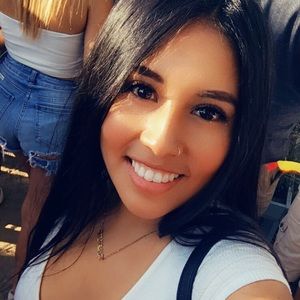 Meet your Posher, Analia